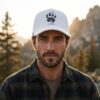 Unisex White Baseball Cap with Stay Wild Mountain Paw Print Graphic, Adjustable Casual Cap for Men and Women, Stylish Outdoor Adventure Hat for Travel, Hiking, Sports and Daily Wear
