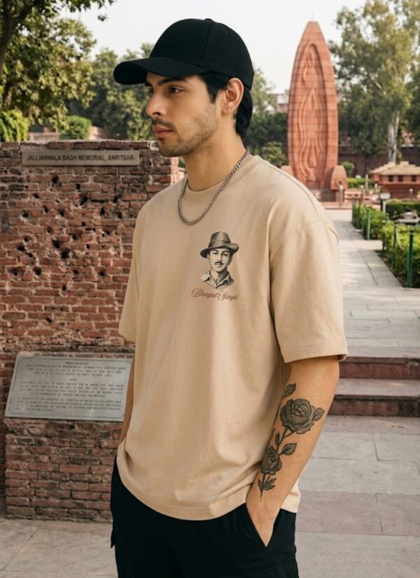 Men's Beige Oversized T-Shirt with Bhagat Singh Graphic Print | Loopknit 240 GSM | Patriotic Freedom Fighter Oversized Tee | Shaheed Bhagat Singh Tribute Back Print T-Shirt for Everyday Wear