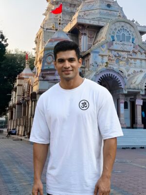 TA_63tLS_85MSRMVAKQ_2026-02-05_1.jpg Mens Oversized White T-Shirt | Lord Ganesha Graphic Print | Loopknit 240 GSM Premium Heavy Fabric | Spiritual Streetwear T-Shirt for Men