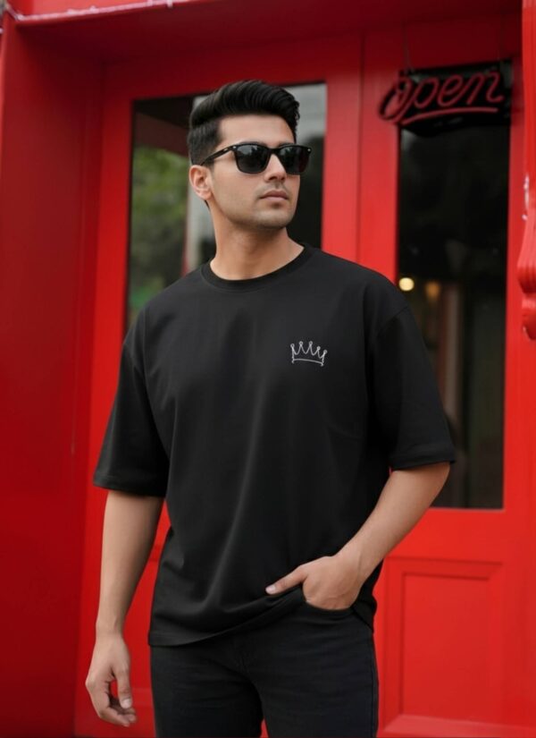 Men Black Oversized Graphic T-Shirt with Crown Front Detail and Bold Tech-Inspired Back Print Streetwear Style