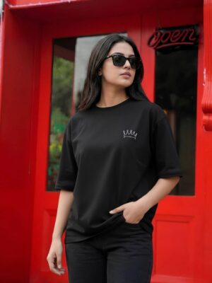 WWFOB_Brain_1770981350444_60arro1b1ilu5lk.jpg Women Black Oversized Graphic T-Shirt with Crown & Tech Art Back Print