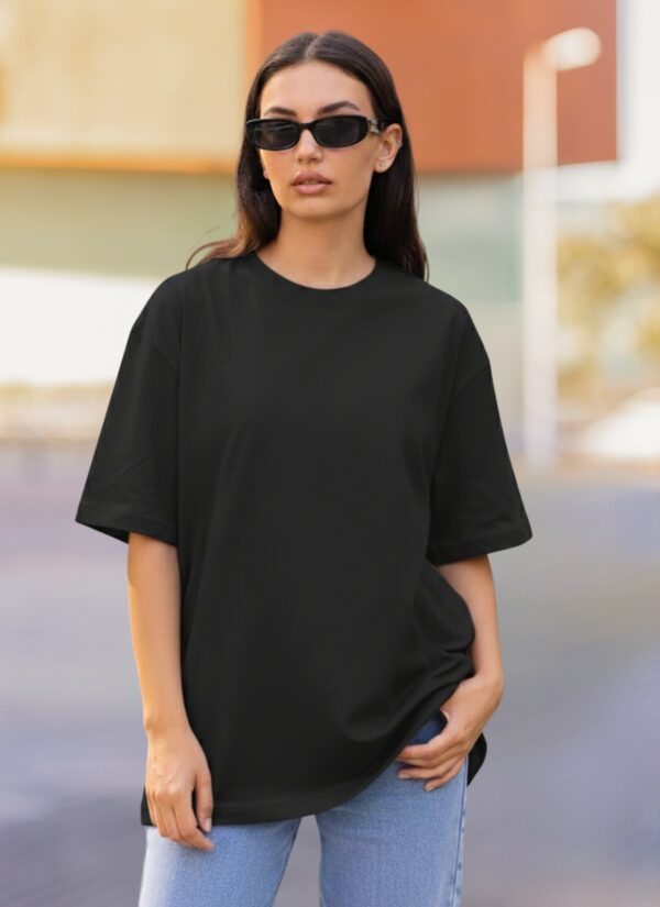 WWIOB_Talwinder_1768043627920_tytm5iehlh2ww4q.jpg Talwinder Skull Graphic Oversized Black T-Shirt for Women | Back Print Streetwear Cotton Tee | Punjabi Hip Hop Style | Giftspeaks
