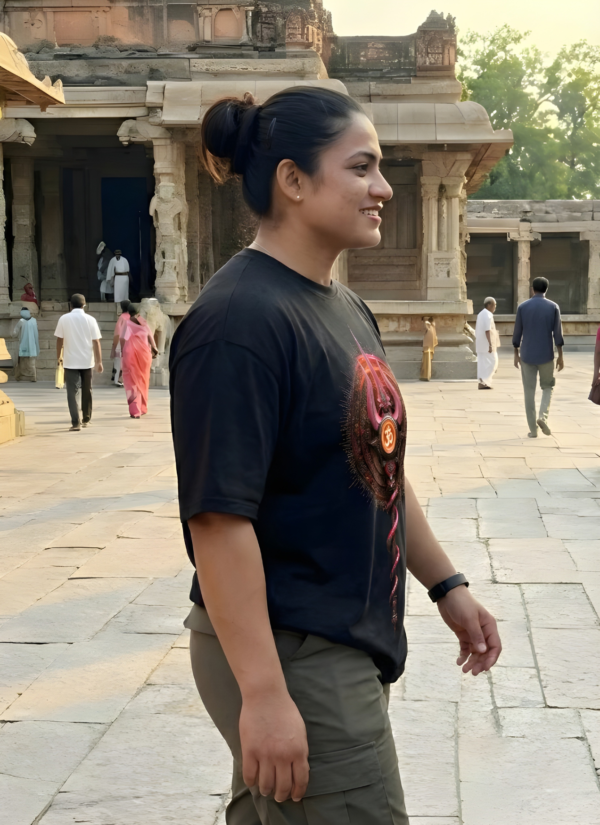 Mahakal Oversized T-Shirt for Women | Lord Shiva Trishul Back Print Black Tee | Loopknit 240 GSM Premium Cotton